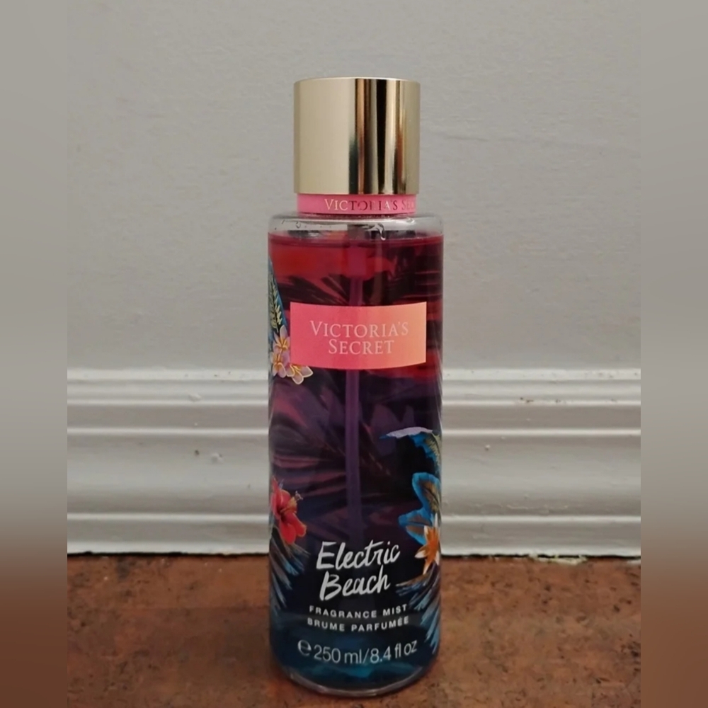 NEW Victoria's Secret Electric Beach 8.4 oz. **DISCONTINUED** **RARE** **HTF**
